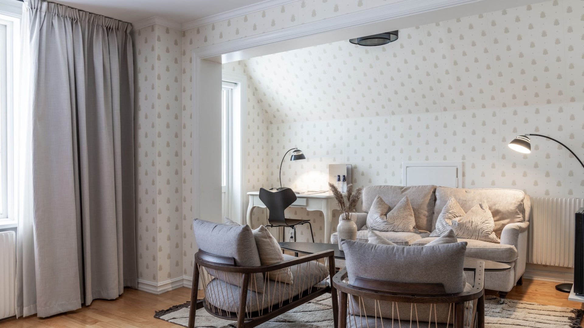 Stufvenäs-Gästgifveri-Rum-Svit-Nyponros-1