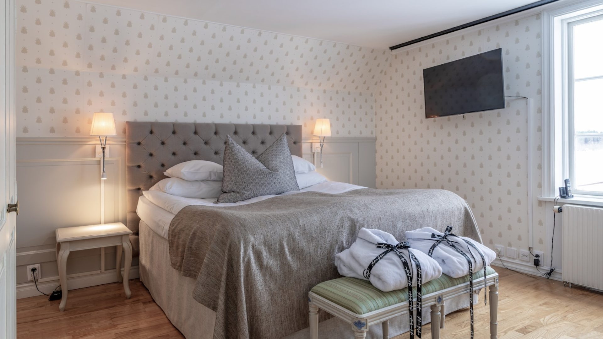 Stufvenäs-Gästgifveri-Rum-Svit-Nyponros-2